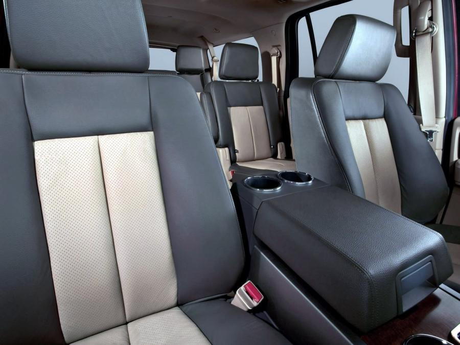  Ford Expedition EL Eddie Bauer 2007 года  (фото 18 из 50)